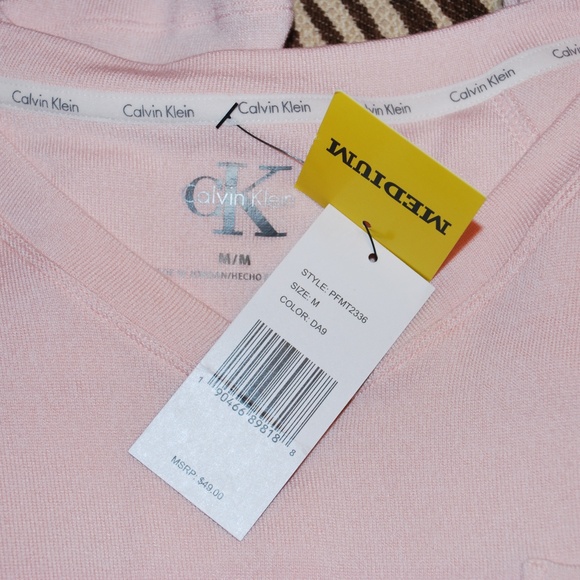 NWT Calvin Klein V Neck top with front pocket - Picture 5 of 5